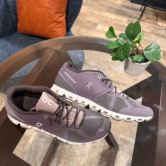 On Cloud 5 Women's Sneaker Size 8.5 - Picture 1 of 7
